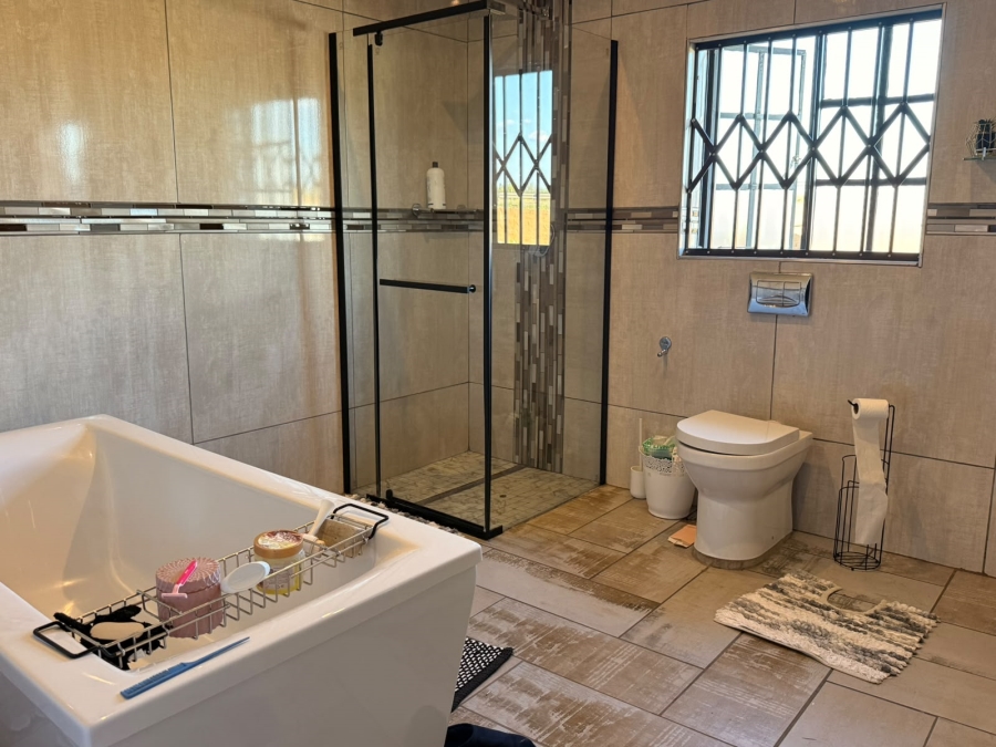 3 Bedroom Property for Sale in Waterkloof East North West